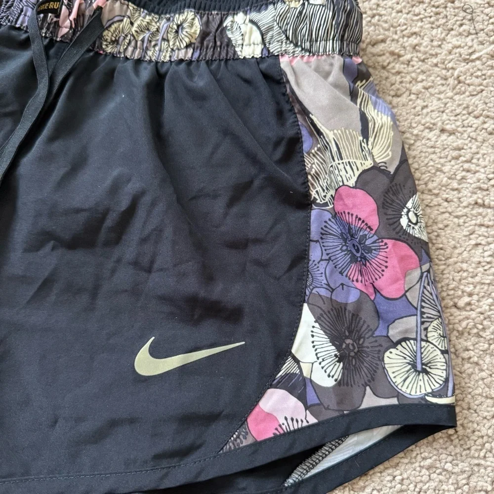Nike Black Floral Women's Running Shorts XS